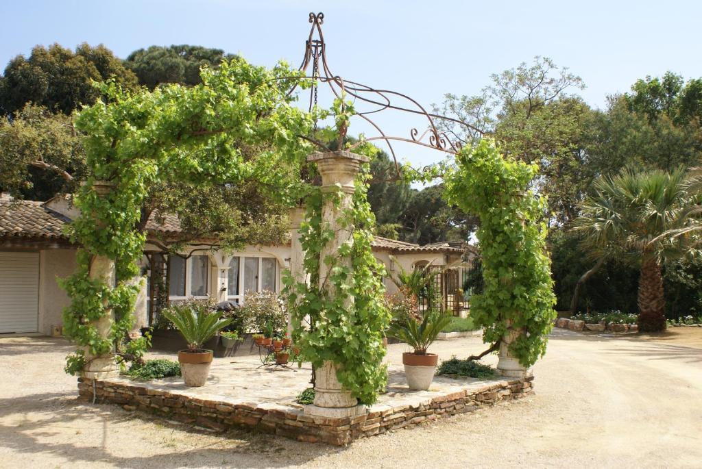 Jardins D'Antalya Bed and Breakfast Grimaud Eksteriør billede